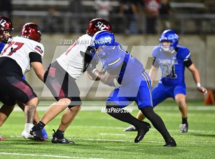 Thumbnail 2 in Weiss vs. Barbers Hill (UIL 5A D1 Football Regional Semifinal) photogallery.