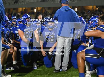 Thumbnail 3 in Weiss vs. Barbers Hill (UIL 5A D1 Football Regional Semifinal) photogallery.