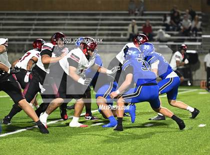 Thumbnail 1 in Weiss vs. Barbers Hill (UIL 5A D1 Football Regional Semifinal) photogallery.