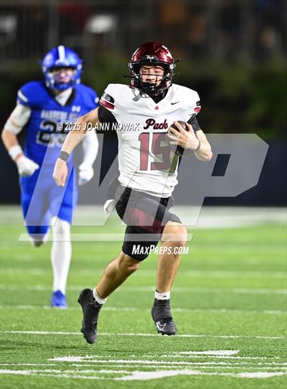Thumbnail 3 in Weiss vs. Barbers Hill (UIL 5A D1 Football Regional Semifinal) photogallery.