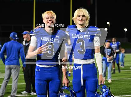 Thumbnail 1 in Weiss vs. Barbers Hill (UIL 5A D1 Football Regional Semifinal) photogallery.