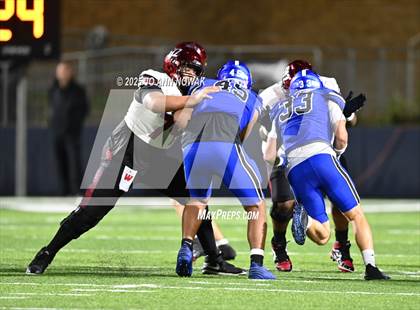 Thumbnail 1 in Weiss vs. Barbers Hill (UIL 5A D1 Football Regional Semifinal) photogallery.