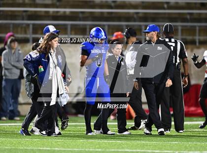 Thumbnail 3 in Weiss vs. Barbers Hill (UIL 5A D1 Football Regional Semifinal) photogallery.
