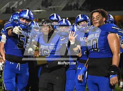 Thumbnail 1 in Weiss vs. Barbers Hill (UIL 5A D1 Football Regional Semifinal) photogallery.