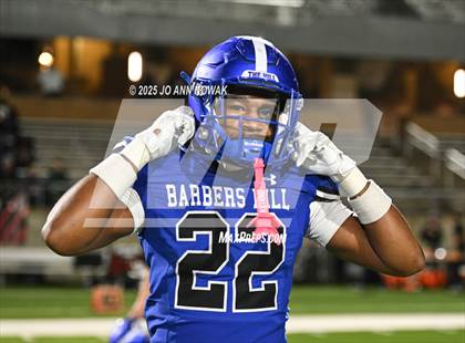 Thumbnail 3 in Weiss vs. Barbers Hill (UIL 5A D1 Football Regional Semifinal) photogallery.