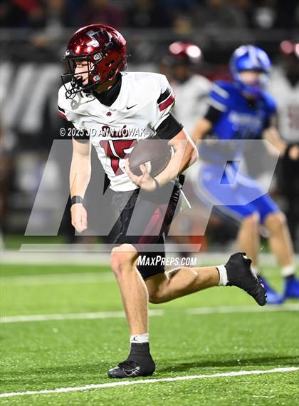 Thumbnail 1 in Weiss vs. Barbers Hill (UIL 5A D1 Football Regional Semifinal) photogallery.