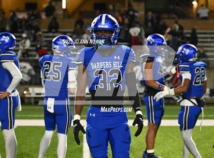 Thumbnail 2 in Weiss vs. Barbers Hill (UIL 5A D1 Football Regional Semifinal) photogallery.