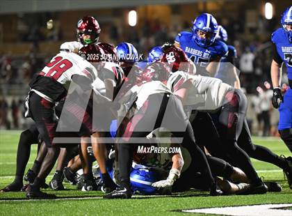 Thumbnail 2 in Weiss vs. Barbers Hill (UIL 5A D1 Football Regional Semifinal) photogallery.
