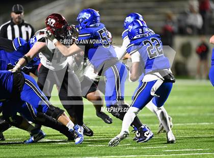 Thumbnail 1 in Weiss vs. Barbers Hill (UIL 5A D1 Football Regional Semifinal) photogallery.