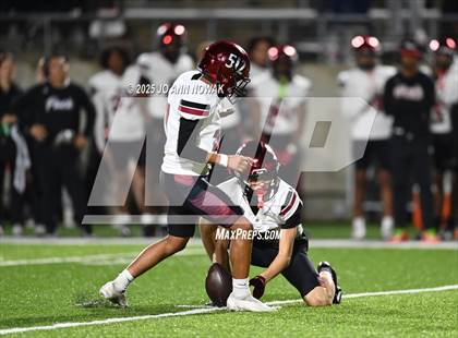Thumbnail 1 in Weiss vs. Barbers Hill (UIL 5A D1 Football Regional Semifinal) photogallery.