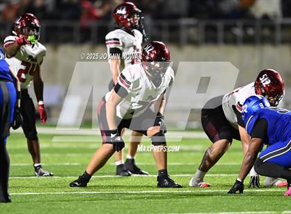 Thumbnail 3 in Weiss vs. Barbers Hill (UIL 5A D1 Football Regional Semifinal) photogallery.