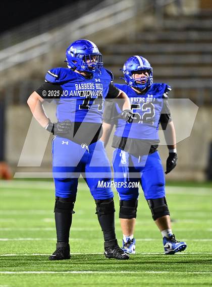 Thumbnail 2 in Weiss vs. Barbers Hill (UIL 5A D1 Football Regional Semifinal) photogallery.
