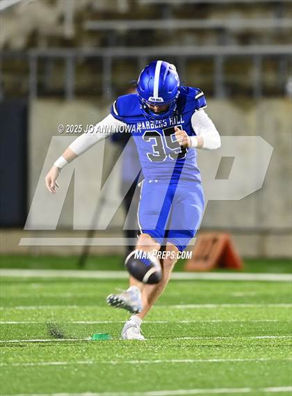 Thumbnail 2 in Weiss vs. Barbers Hill (UIL 5A D1 Football Regional Semifinal) photogallery.