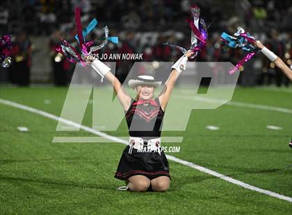 Thumbnail 3 in Weiss vs. Barbers Hill (UIL 5A D1 Football Regional Semifinal) photogallery.