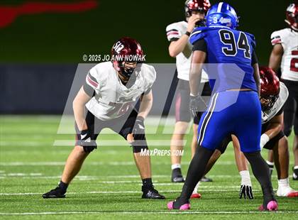 Thumbnail 1 in Weiss vs. Barbers Hill (UIL 5A D1 Football Regional Semifinal) photogallery.