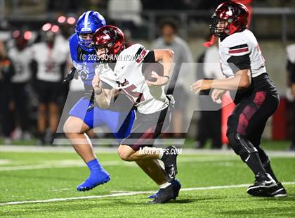 Thumbnail 1 in Weiss vs. Barbers Hill (UIL 5A D1 Football Regional Semifinal) photogallery.