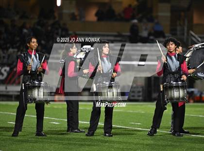 Thumbnail 3 in Weiss vs. Barbers Hill (UIL 5A D1 Football Regional Semifinal) photogallery.