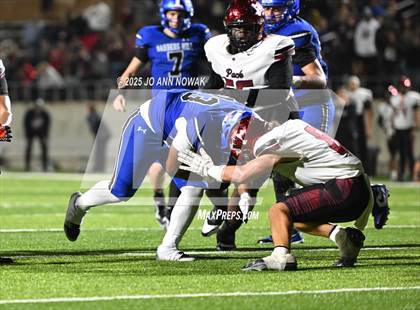 Thumbnail 2 in Weiss vs. Barbers Hill (UIL 5A D1 Football Regional Semifinal) photogallery.