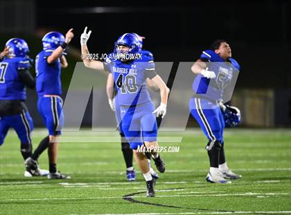 Thumbnail 2 in Weiss vs. Barbers Hill (UIL 5A D1 Football Regional Semifinal) photogallery.