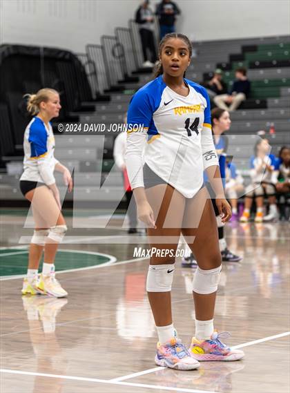 Thumbnail 3 in Rampart vs. Rangeview (CHSAA 5A Region 5) photogallery.