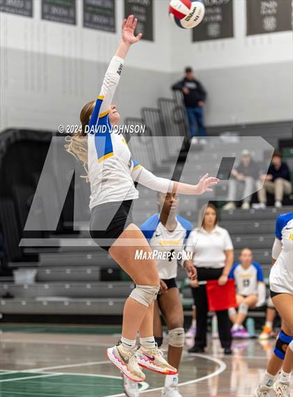 Thumbnail 2 in Rampart vs. Rangeview (CHSAA 5A Region 5) photogallery.