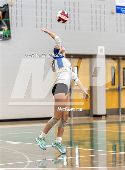 Thumbnail 3 in Rampart vs. Rangeview (CHSAA 5A Region 5) photogallery.