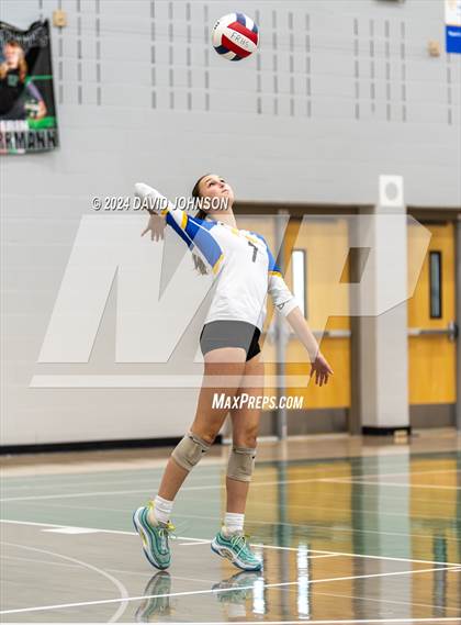 Thumbnail 2 in Rampart vs. Rangeview (CHSAA 5A Region 5) photogallery.