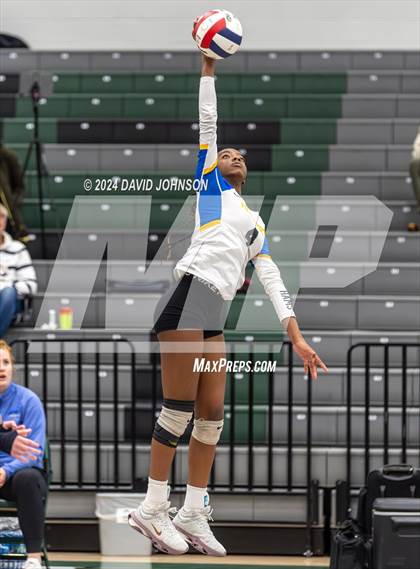 Thumbnail 3 in Rampart vs. Rangeview (CHSAA 5A Region 5) photogallery.