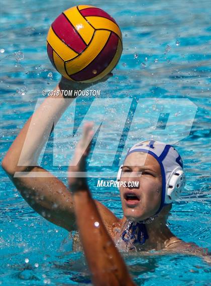 Thumbnail 1 in Mira Costa vs Agoura (D2 Showcase) photogallery.