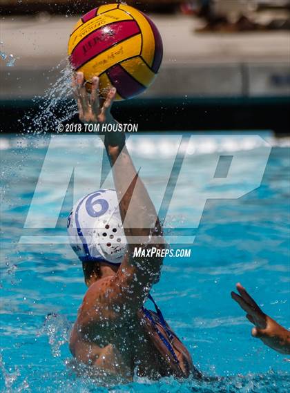 Thumbnail 2 in Mira Costa vs Agoura (D2 Showcase) photogallery.