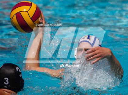 Thumbnail 3 in Mira Costa vs Agoura (D2 Showcase) photogallery.