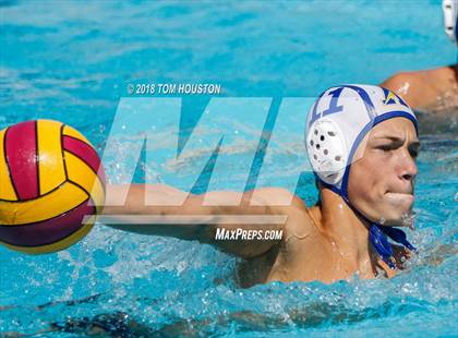 Thumbnail 2 in Mira Costa vs Agoura (D2 Showcase) photogallery.