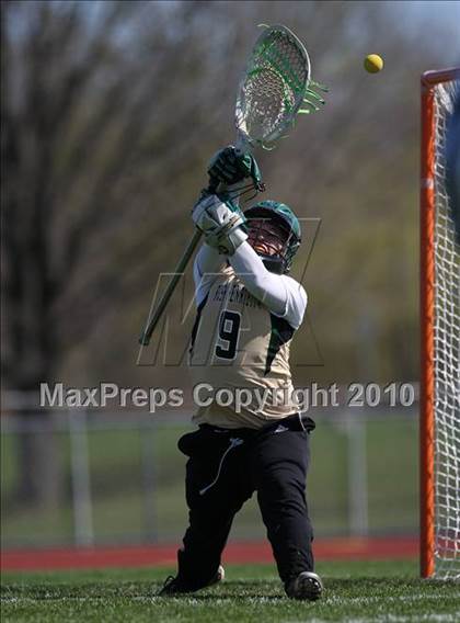 Thumbnail 3 in Rush-Henrietta vs. Fairport photogallery.
