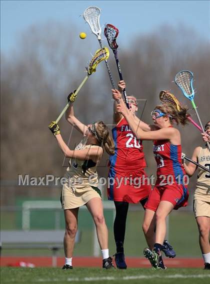 Thumbnail 2 in Rush-Henrietta vs. Fairport photogallery.