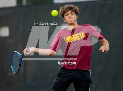 Thumbnail 2 in UIL Tennis 1A & 2A Boys Semifinals photogallery.