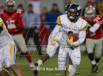 Thumbnail 3 in Parkland vs. Central Catholic (PIAA Class AAAA Final) photogallery.
