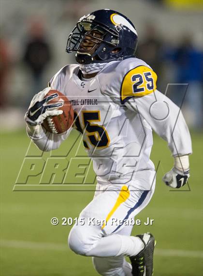 Thumbnail 2 in Parkland vs. Central Catholic (PIAA Class AAAA Final) photogallery.