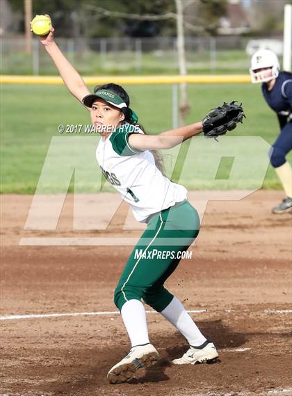 Thumbnail 2 in Rosemont @ Monterey Trail photogallery.