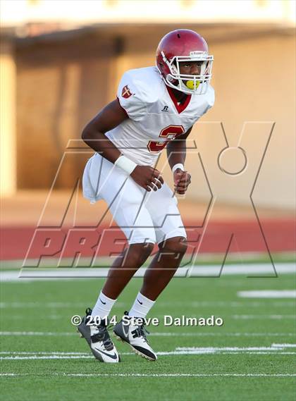 Thumbnail 2 in Brother Martin vs. East Jefferson photogallery.