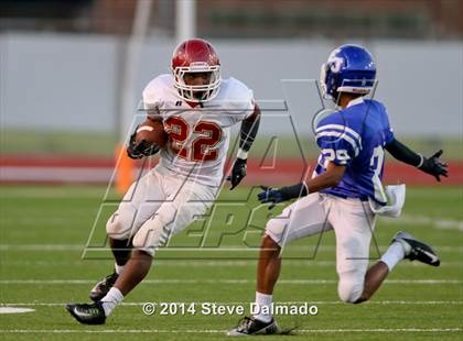 Thumbnail 2 in Brother Martin vs. East Jefferson photogallery.