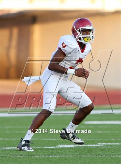 Thumbnail 3 in Brother Martin vs. East Jefferson photogallery.