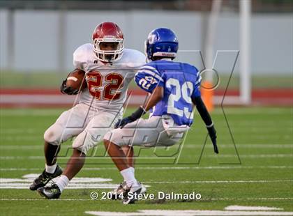 Thumbnail 3 in Brother Martin vs. East Jefferson photogallery.