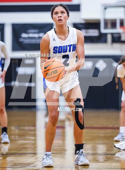 Thumbnail 1 in South Medford vs Incarnate Word (Iolani Classic Honolulu - Championship) photogallery.