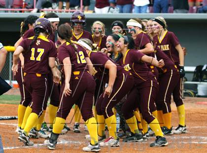 Thumbnail 2 in Deer Park vs Brazoswood (UIL 5A Regional Playoff) photogallery.