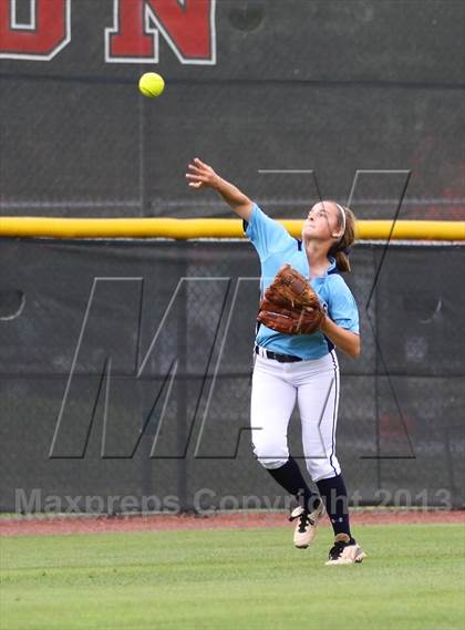 Thumbnail 3 in Deer Park vs Brazoswood (UIL 5A Regional Playoff) photogallery.