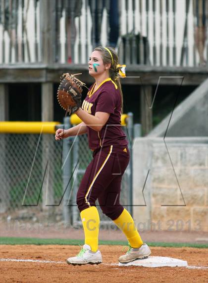 Thumbnail 2 in Deer Park vs Brazoswood (UIL 5A Regional Playoff) photogallery.