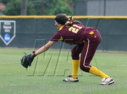 Thumbnail 3 in Deer Park vs Brazoswood (UIL 5A Regional Playoff) photogallery.