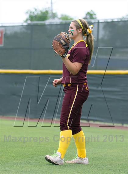 Thumbnail 1 in Deer Park vs Brazoswood (UIL 5A Regional Playoff) photogallery.
