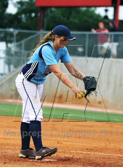 Thumbnail 3 in Deer Park vs Brazoswood (UIL 5A Regional Playoff) photogallery.