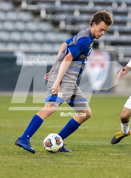 Thumbnail 3 in Denver East vs. Broomfield (CHSAA 5A Final) photogallery.